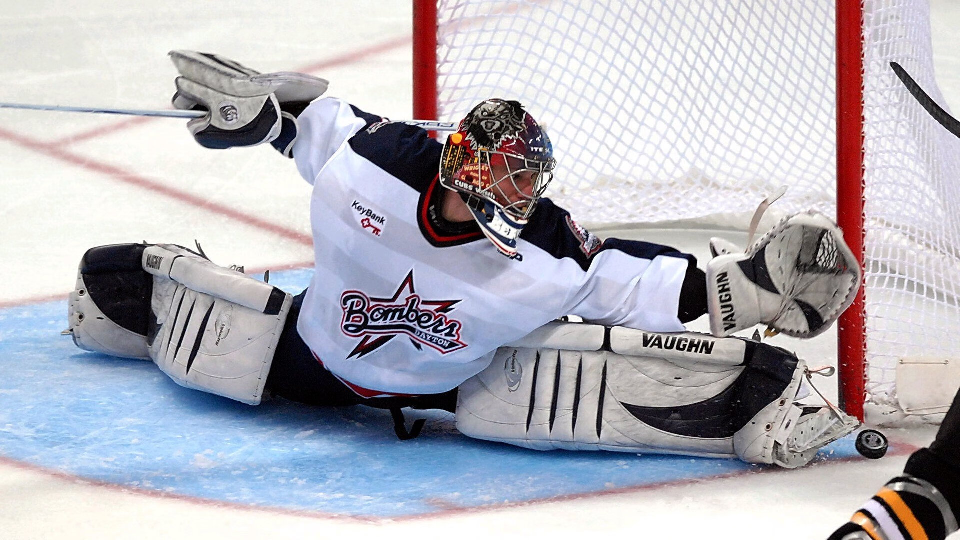 米兰体育在线登录-4×100米混合接力队伍配合默契，混合接力比赛